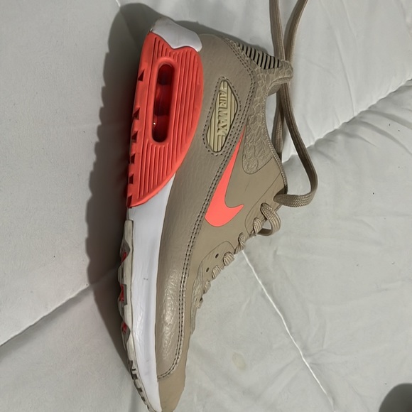 Size 7 lady’s Nike max - Picture 2 of 4